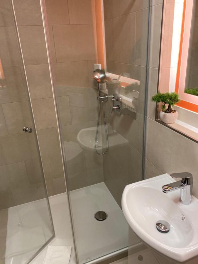Wirtshaus Am Niederntor Hotel Бломберг Екстериор снимка