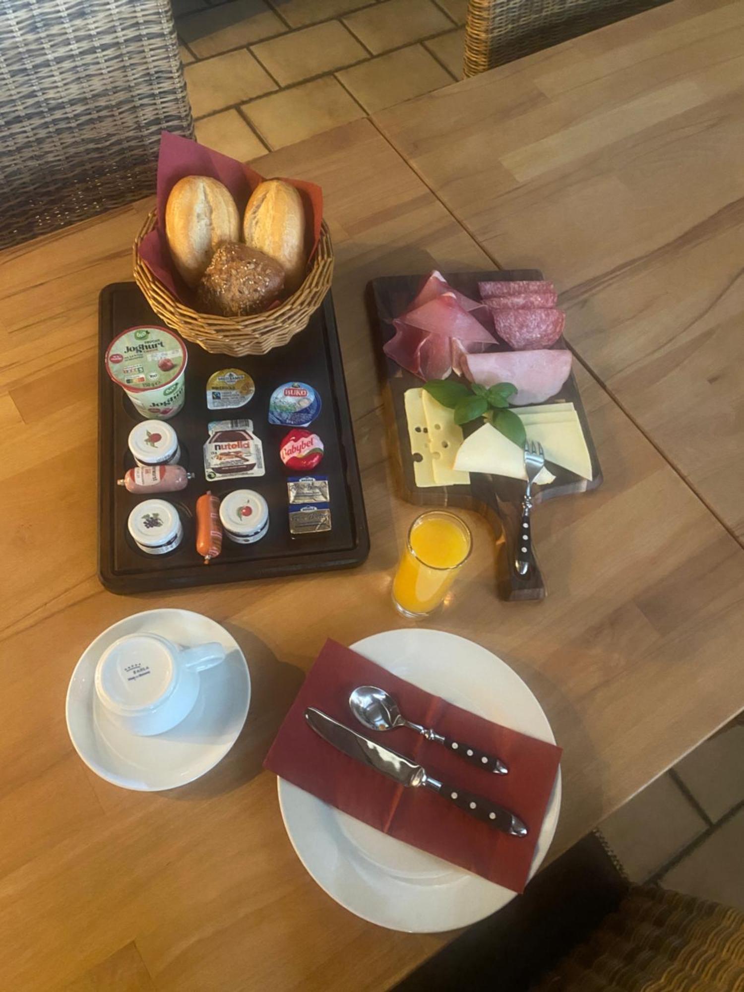 Wirtshaus Am Niederntor Hotel Бломберг Екстериор снимка