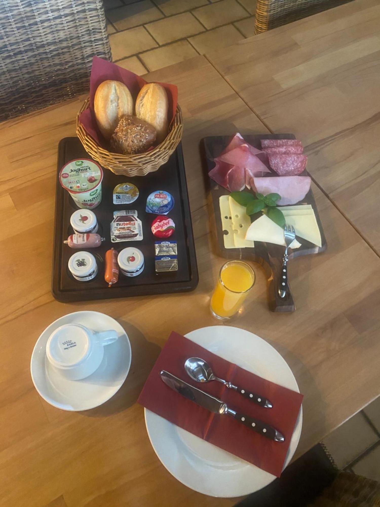 Wirtshaus Am Niederntor Hotel Бломберг Екстериор снимка